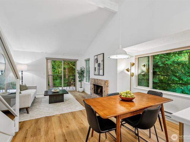Condo for sale in Cedar Ridge Condominium, Redmond