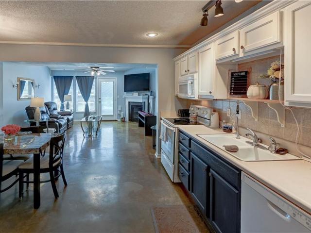 Townhouse for sale in Kansas City, Missouri