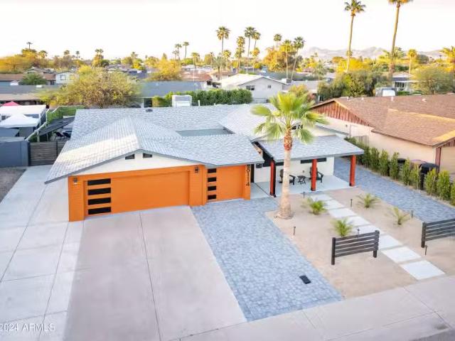 House for sale in Scottsdale House for sale in Scottsdale