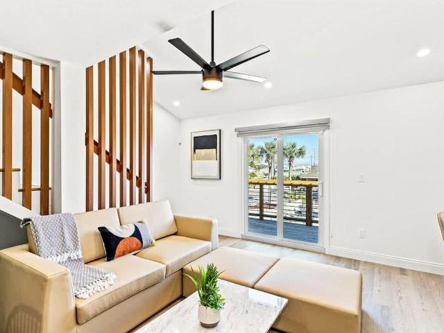 Apartment for rent in Lower Grand Lagoon, Upper Grand Lagoon