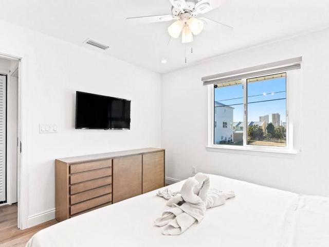 Apartment for rent in Lower Grand Lagoon, Upper Grand Lagoon