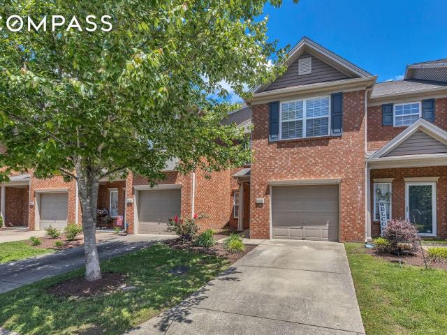 Townhouse for sale in Brentwood