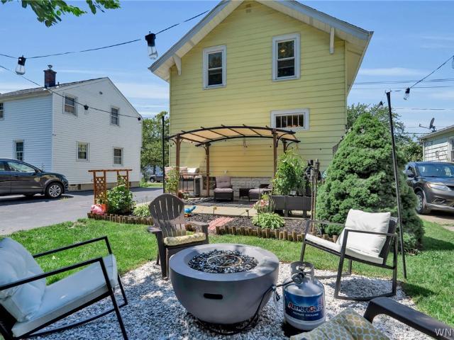 House for sale in Black Creek Village, City of Niagara Falls