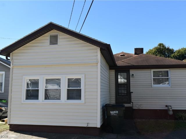 House for sale in Coshocton, Coshocton County