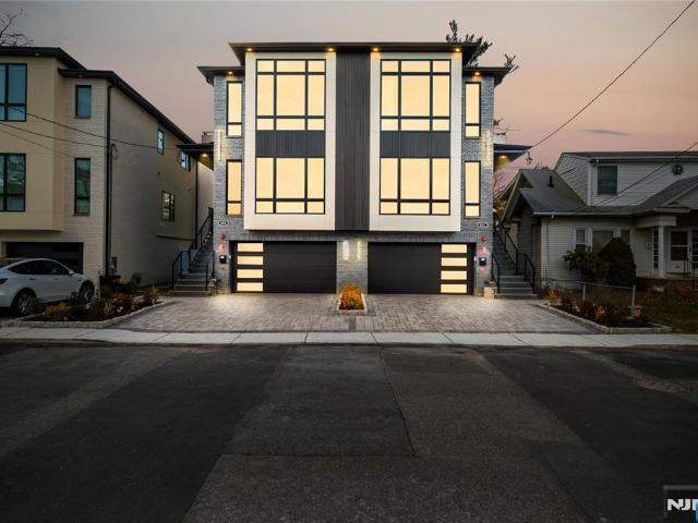 Townhouse for sale in Cliffside Park, New Jersey