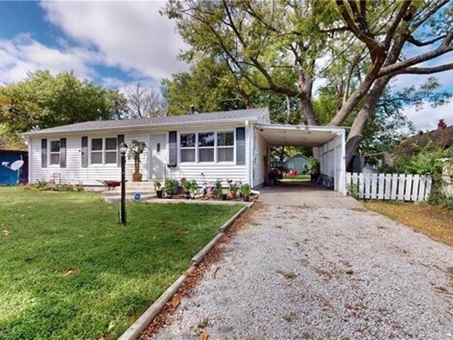 House for sale in Nevada, Vernon County