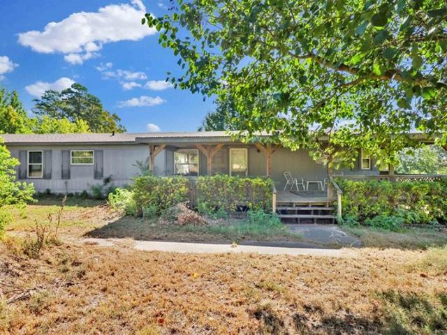 House for sale in Rusk, Cherokee County