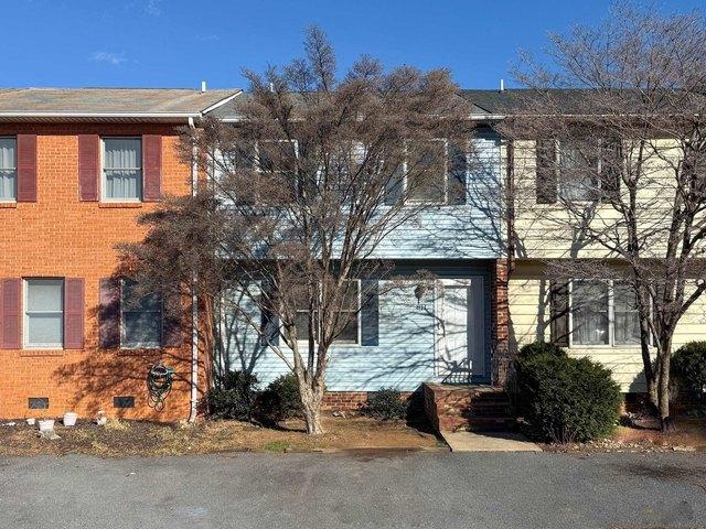 Townhouse for sale in Virginia