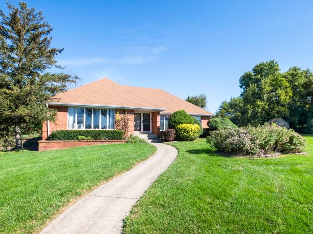 House for sale in Willow Springs, Cook County