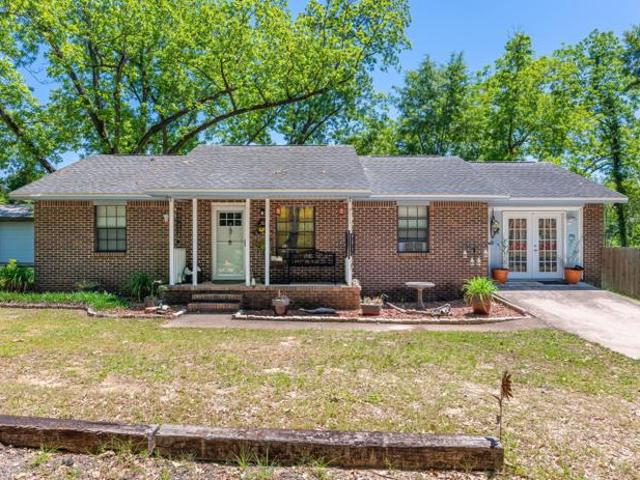 House for sale in Laurel Hill, Florida