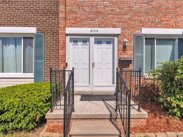 Condo for sale in Warren, Michigan
