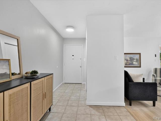 Condo for sale in Grosse Ile, Michigan