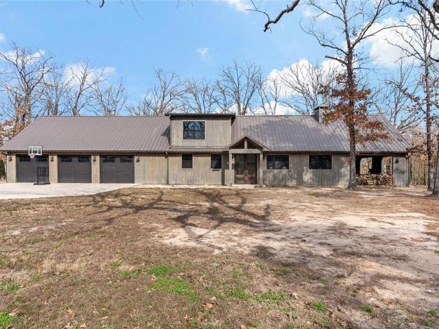 House for sale in Bogata, Texas