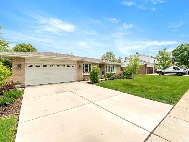 House for sale in Woodridge, Illinois