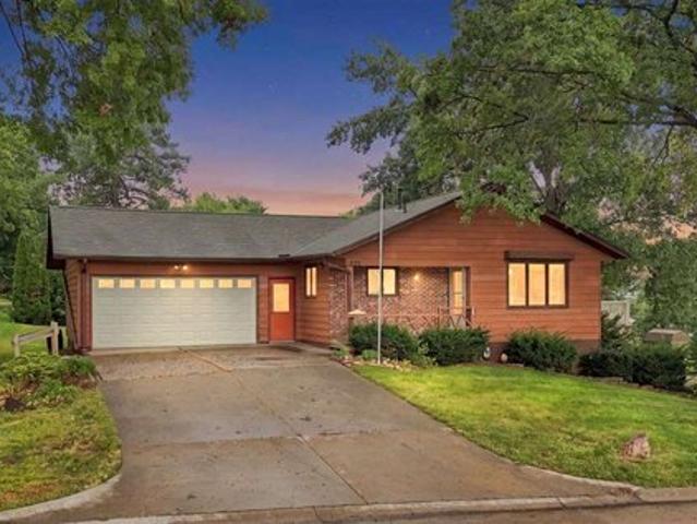 House for sale in Parkview, Kalona