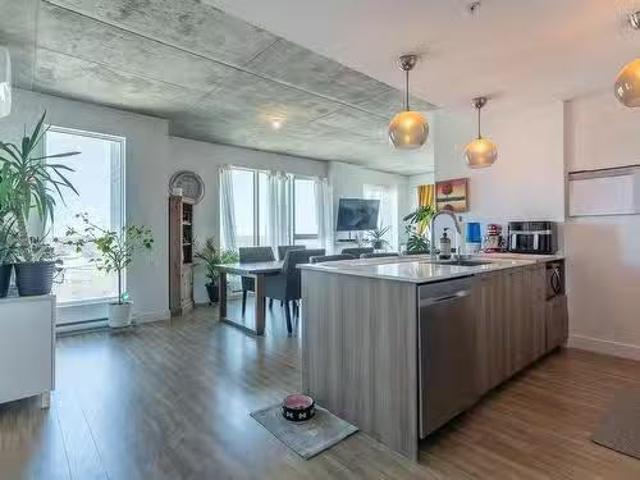 Condo for sale in Pointe-claire