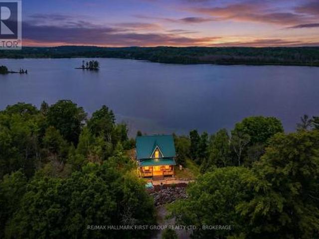 House for sale in Ontario