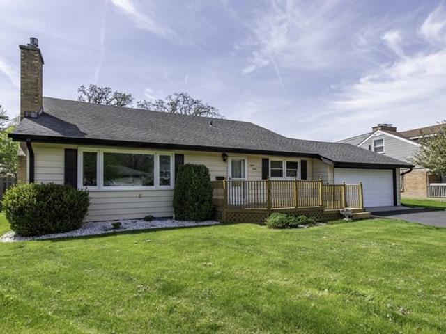 House for sale in Winthrop Harbor, Illinois