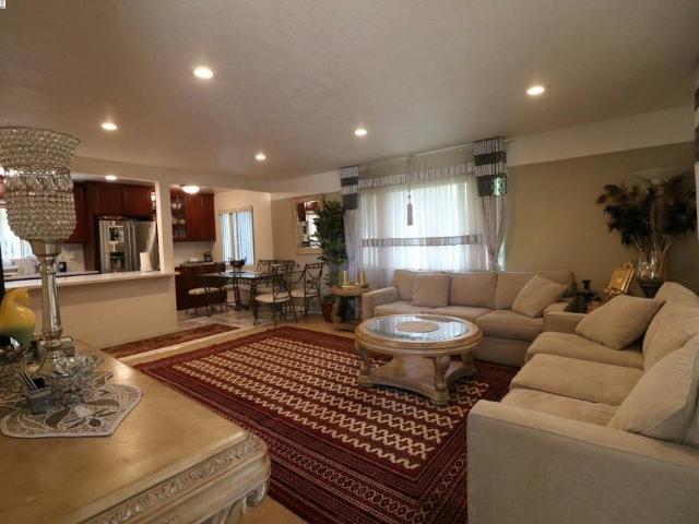 Duplex for sale in Alameda