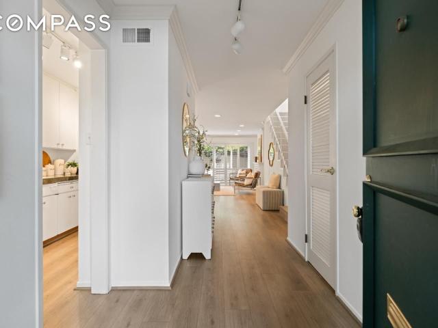 Townhouse for sale in San Mateo