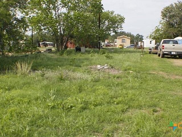 Land for sale in Waelder, Texas