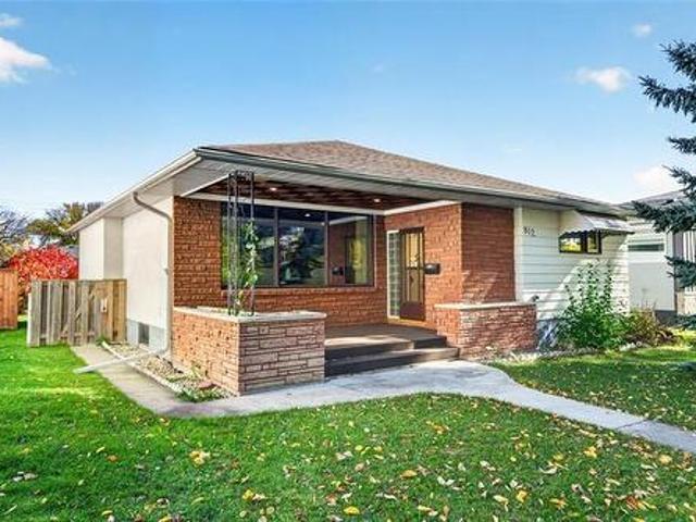 House for sale in Central River Heights, Winnipeg