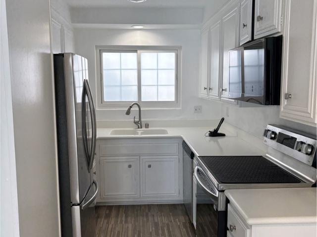 Townhouse for sale in Canoga Park, California