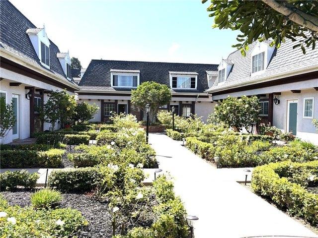 Townhouse for sale in Canoga Park, California