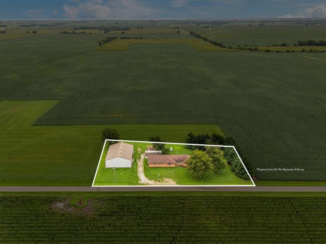 House for sale in Whiteside, Illinois
