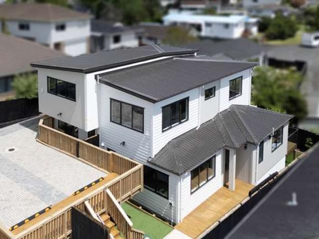 Townhouse for sale in Mount Roskill