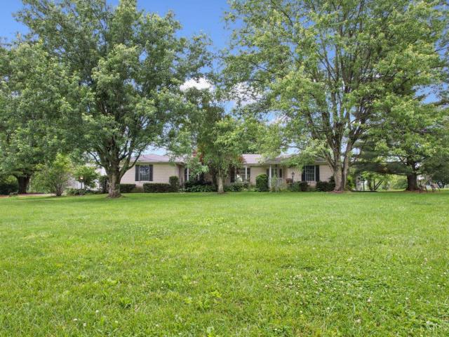 House for sale in Russellville, Ohio