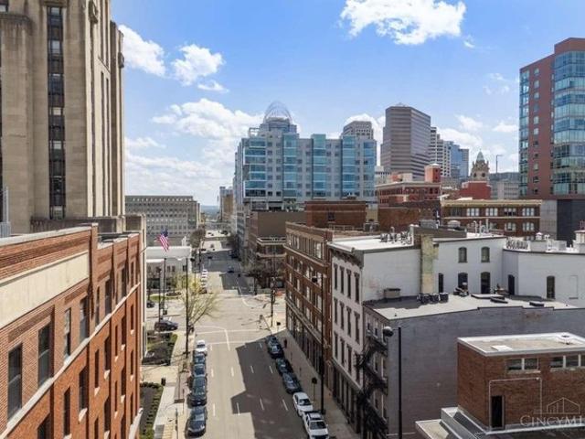 Condo for sale in Roselawn, Ohio