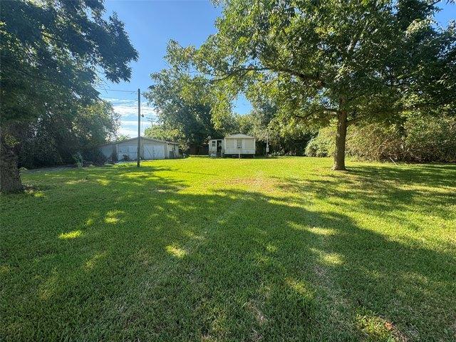 House for sale in Highlands, Harris County