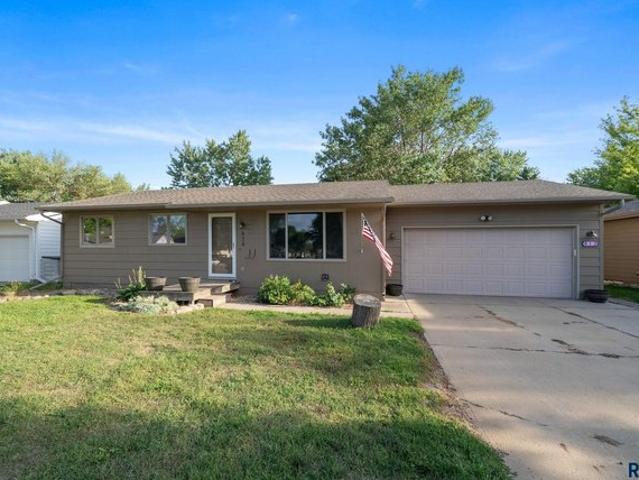 House for sale in Harrisburg, South Dakota