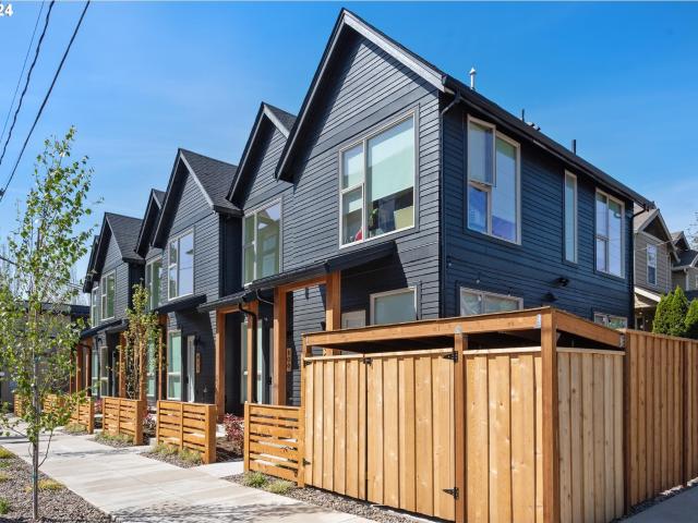 Condo for sale in Oregonia