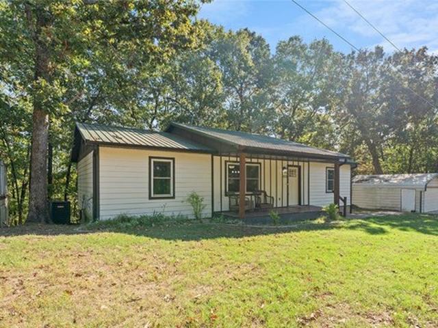 House for sale in Kansas, Delaware County