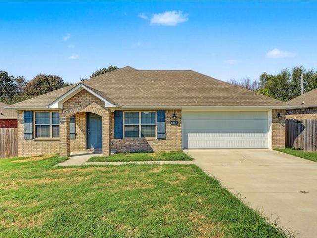 House for sale in Gentry, Benton County