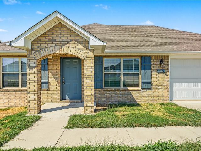 House for sale in Gentry, Benton County
