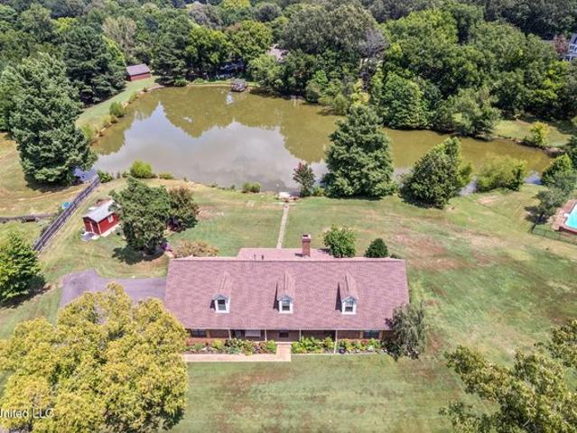 House for sale in Nesbit, Mississippi