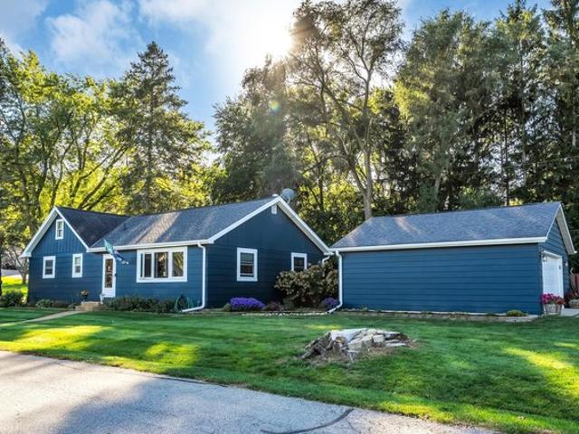 House for sale in Salem Oaks, Salem Lakes