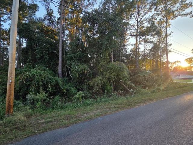 Land for sale in Navarre, Florida