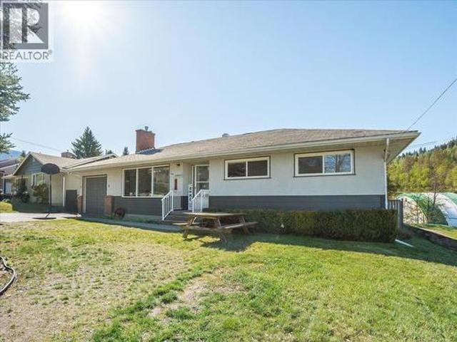 House for sale in Castlegar, British Columbia