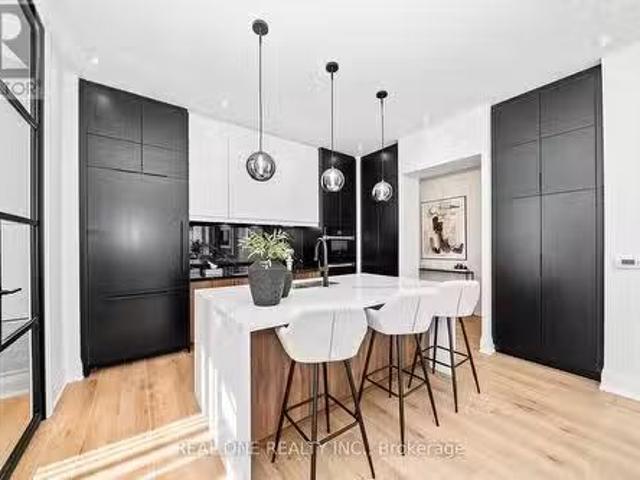 Condo for sale in Oakville, Ontario