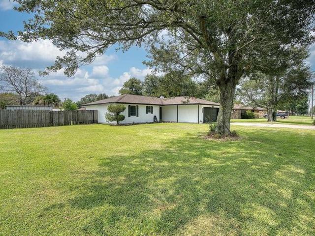House for sale in Bridge City, Texas