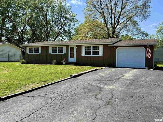 House for sale in Knoxville, Illinois