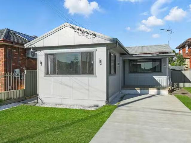 House for rent in Smithfield