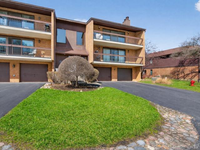 Condo for sale in Palos Park, Illinois