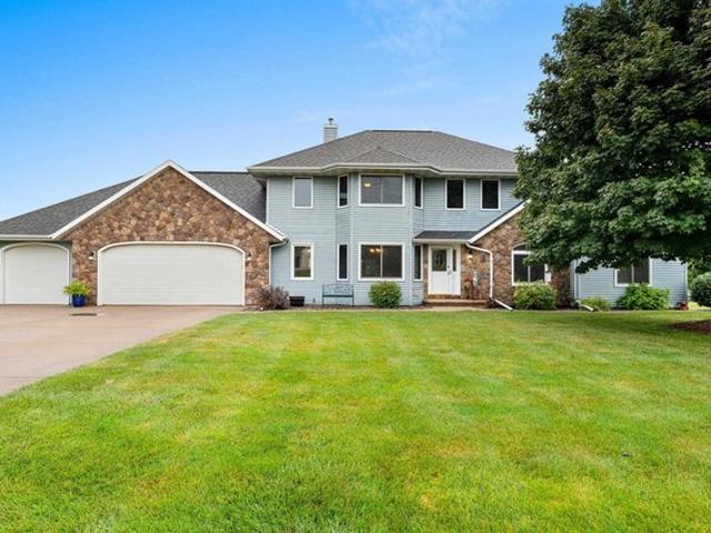 House for sale in Neenah, Winnebago County