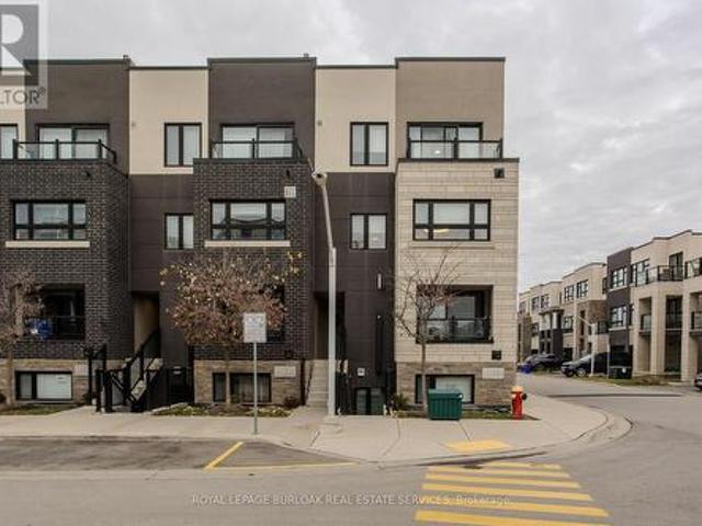 Townhouse for sale in Burlington, Ontario