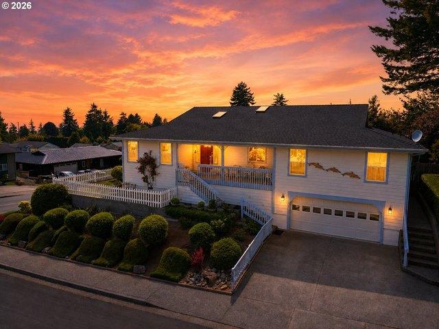 House for sale in Brookings, Curry County